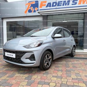 auto-gasolina-hatchback-2026-0km-hyundai-grand-i10-ai3-gls-full-ac-1.2-pantalla-camara-retro-mandos-audio-volante-frenos-abs-disco-pluma-trasera-aros-halogenos-full-plateado-cuero-sensores-parqueo