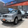 chevrolet-grand-vitara-3p-tm-ac-manual-sport-plateado-2007-aire-acondicionado-3-puertas-pantalla-camara-de-retro-4x4-todo-terreno-suv-gasolina-parrilla-aros-deportivos-alarma-chevy-bloqueo-central-emergencia-sin-uso