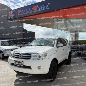 Alternative view of Toyota Fortuner 2.7 TM
