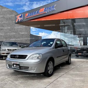 auto-gasolina-sedan-chevrolet-corsa-evolution-1.8-gls-plateado-2004-poco-kilometraje-unico-dueno-compuerta-electrica-4-vidrios-electricos-aire-acondicionado-bloqueo-central-alarma-chevy-2-llaves-5-puertas-tm-manual-impecable-flamante