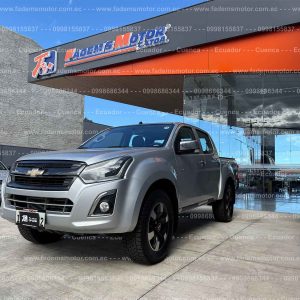 camioneta-pick-up-pickup-4x4-tm-manual-cd-doble-cabina-chevrolet-dmax-d-max-crdi-premier-2.5-aire-acondicionado-plateado-2023-full-equipo-aros-high-country-retrovisores-cromados-electricos-abatibles-asientos-de-cuero-mandos-de-audio-al-volante-pantalla-camara-de-retro-halogenos-retrovisores-con-direccionales-4-frenos-de-disco-ventilados-faros-led-carpa-control-de-descenso-airbags-control-de-estabilidad-4-vidrios-y-retrovisores-electricos