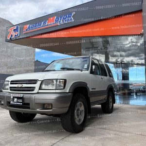 suv-todo-terreno-4x4-chevrolet-gasolina-trooper-3p-tm-manual-3-puertas-2002-blanco-halogenos-retrovisores-electricos-abatibles-isuzu-radio-original-barra-de-tiro-aire-acondicionado-desempañador-4-frenos-de-disco-ventilados-impecable-version-rs-japones-bloqueo-central-alarma-vidrios-electricos-v6-3.2-candados-automaticos