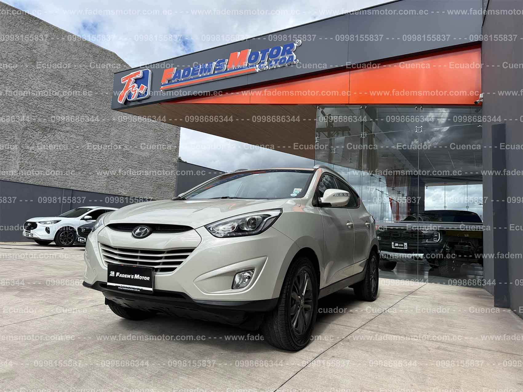 suv-todo-terreno-4x2-gasolina-manual-tm-6-velocidades-hyundai-tucson-ix-full-ac-aire-acondicionado-2015-coreano-mandos-de-audio-al-volante-halogenos-neblineros-audio-bluetooth-retrovisores-electricos-con-direccionales-4-vidrios-y-retrovisores-electricos-4-frenos-de-disco-abs-airbags-aros-deportivos-hyundai-parrilla-aleron-sensores-de-parqueo-faros-led-luces-diurnas-unico-dueno