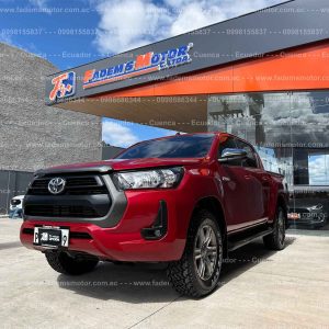 camioneta-pickup-pick-up-doble-cabina-4x4-diesel-toyota-hilux-2.4-argentina-tm-transmision-manual-6-velocidades-rojo-2023-full-equipo-halogenos-neblineros-aros-deportivos-toyota-4-frenos-disco-abs-retrovisores-electricos-cromados-retrovisores-con-direccionales-estribos-faros-led-con-regulador-de-altura-guardachoques-cromados-pantalla-camara-de-retro-mandos-de-audio-al-volante-4-vidrios-y-retrovisores-electricos-modos-de-manejo-eco-power-aire-acondicionado-bi-zona-airbags-acabados-de-cuero-en-puertas-pantalla-touch-doble-dim-r17