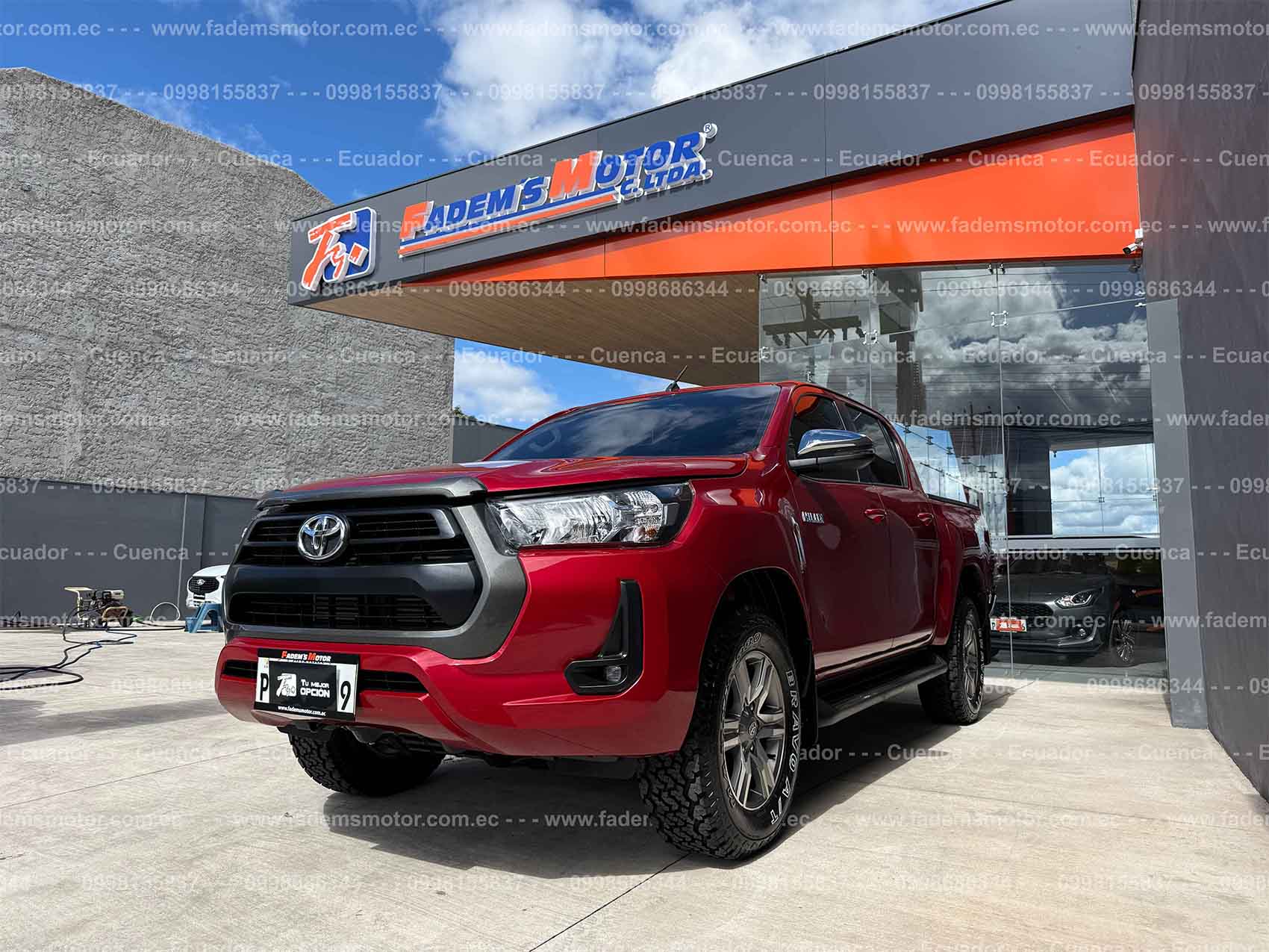 camioneta-pickup-pick-up-doble-cabina-4x4-diesel-toyota-hilux-2.4-argentina-tm-transmision-manual-6-velocidades-rojo-2023-full-equipo-halogenos-neblineros-aros-deportivos-toyota-4-frenos-disco-abs-retrovisores-electricos-cromados-retrovisores-con-direccionales-estribos-faros-led-con-regulador-de-altura-guardachoques-cromados-pantalla-camara-de-retro-mandos-de-audio-al-volante-4-vidrios-y-retrovisores-electricos-modos-de-manejo-eco-power-aire-acondicionado-bi-zona-airbags-acabados-de-cuero-en-puertas-pantalla-touch-doble-dim-r17