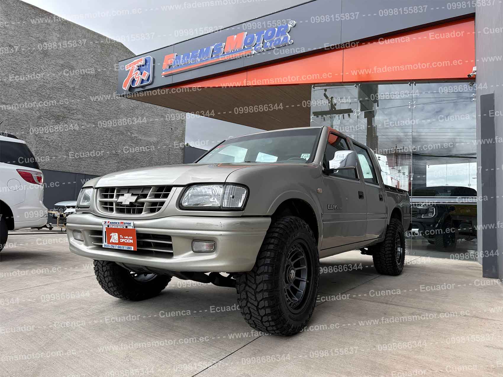 camioneta-chevrolet-pickup-luv-doble-cabina-cd-v6-4x4-tm-manual-inyeccion-plomo-2003-full-equipo-aire-acondicionado-4-vidrios-y-retrovisores-electricos-retrovisores-cromados-aros-deportivos-fuel-halogenos-neblineros-pantalla-touch-doble-dim-pantalla-abatible-audio-bluetooth-bloqueo-central-alarma-chevy
