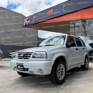 chevrolet-grand-vitara-dlx-4x2-tm-manual-full-blanco-2008-suv-todo-terreno-gasolina-2.0-aire-acondicionado-parrilla-halogenos-neblineros-aros-deportivos-vidrios-tinturados-4-vidrios-electricos-retrovisores-electricos-alarma-bloqueo-central-chevy-radio-original-cd-mp3-2008-blanco