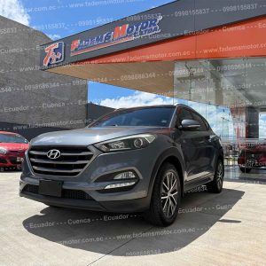 suv-todo-terreno-gasolina-4x2-tm-manual-6-velocidades-hyundai-tucson-tl-2017-plomo-full-parrilla-aros-deportivos-hyundai-retrovisores-abatibles-con-direccionales-4-vidrios-y-retrovisores-electricos-halogenos-neblineros-faros-led-regulador-de-altura-sensores-de-parqueo-aleron-pantalla-camara-de-retro-mandos-de-audio-al-volante-aire-acondicionado-airbags-llave-tipo-navaja-usb-aux-audio-bluetooth-modos-de-manejo