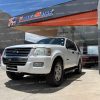 ford-explorer-xlt-4x2-ta-automatica-2008-4.0-blanco-placa-azuay-full-4-vidrios-retrovisores-electricos-halogenos-neblineros-aros-deportivos-ford-3-filas-asientos-gasolina-suv-parrilla-todo-terreno-sensores-de-parqueo-pantalla-camara-de-retro-airbags-bloqueo-central-alarma